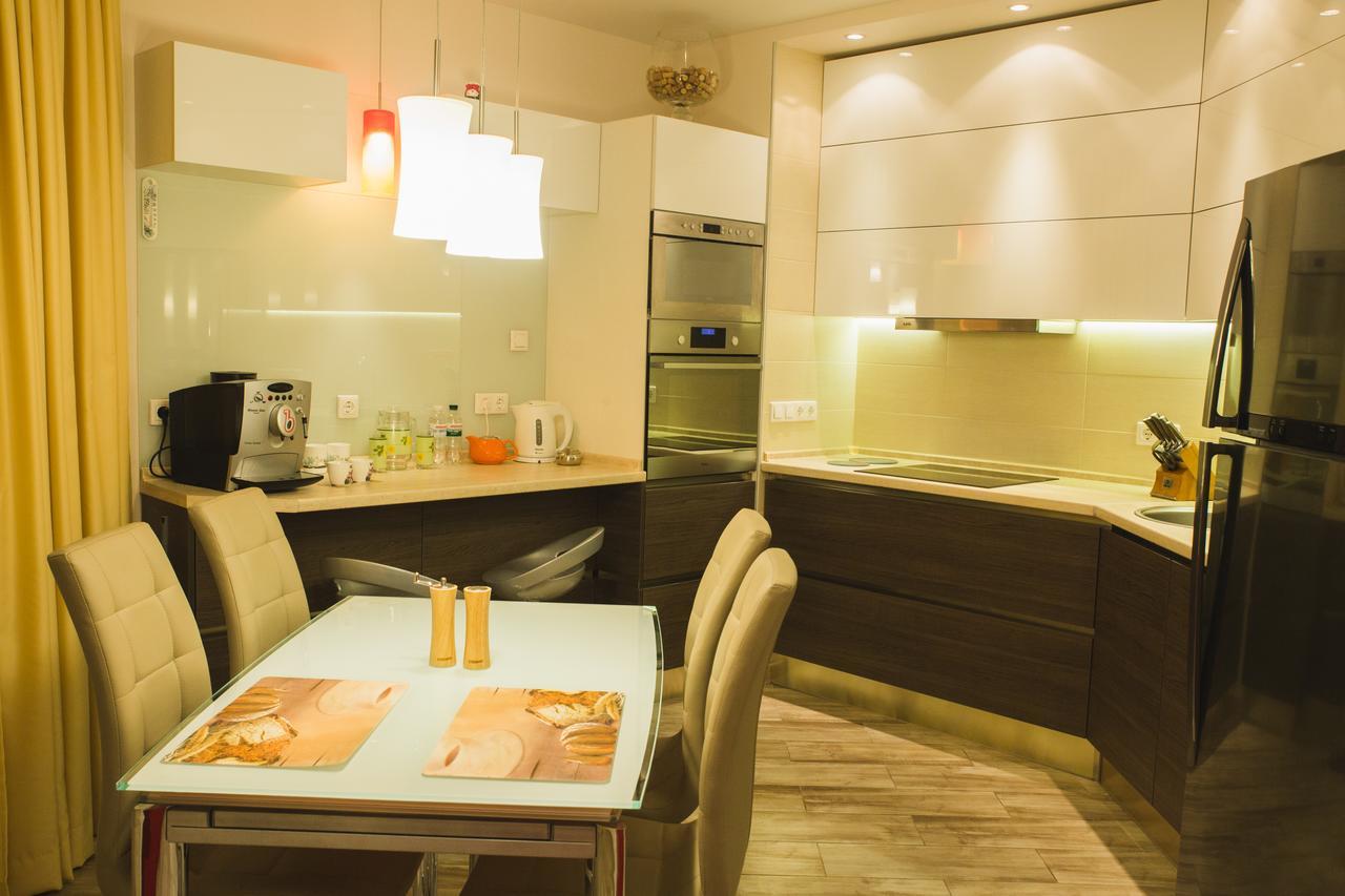 Apartments "Pleasure" Kyiv Exterior photo