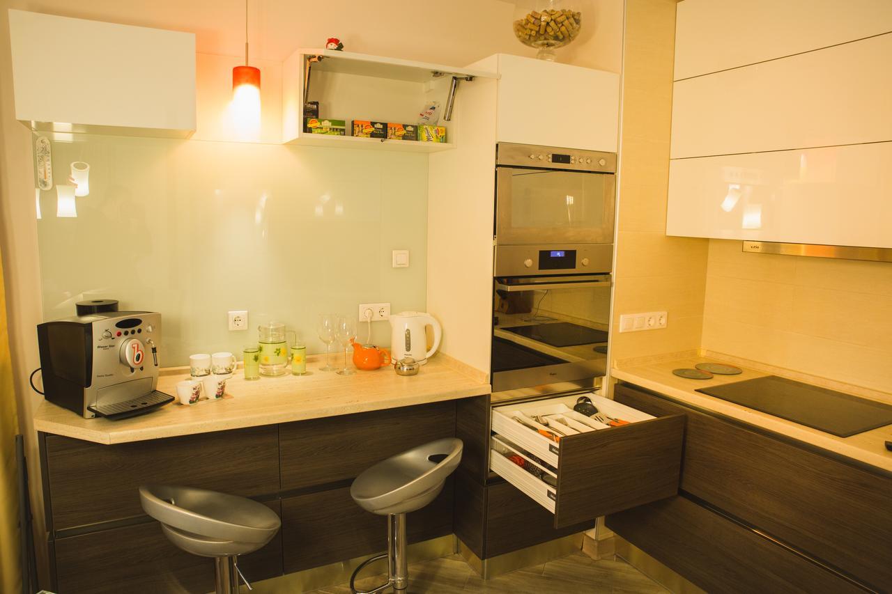 Apartments "Pleasure" Kyiv Exterior photo