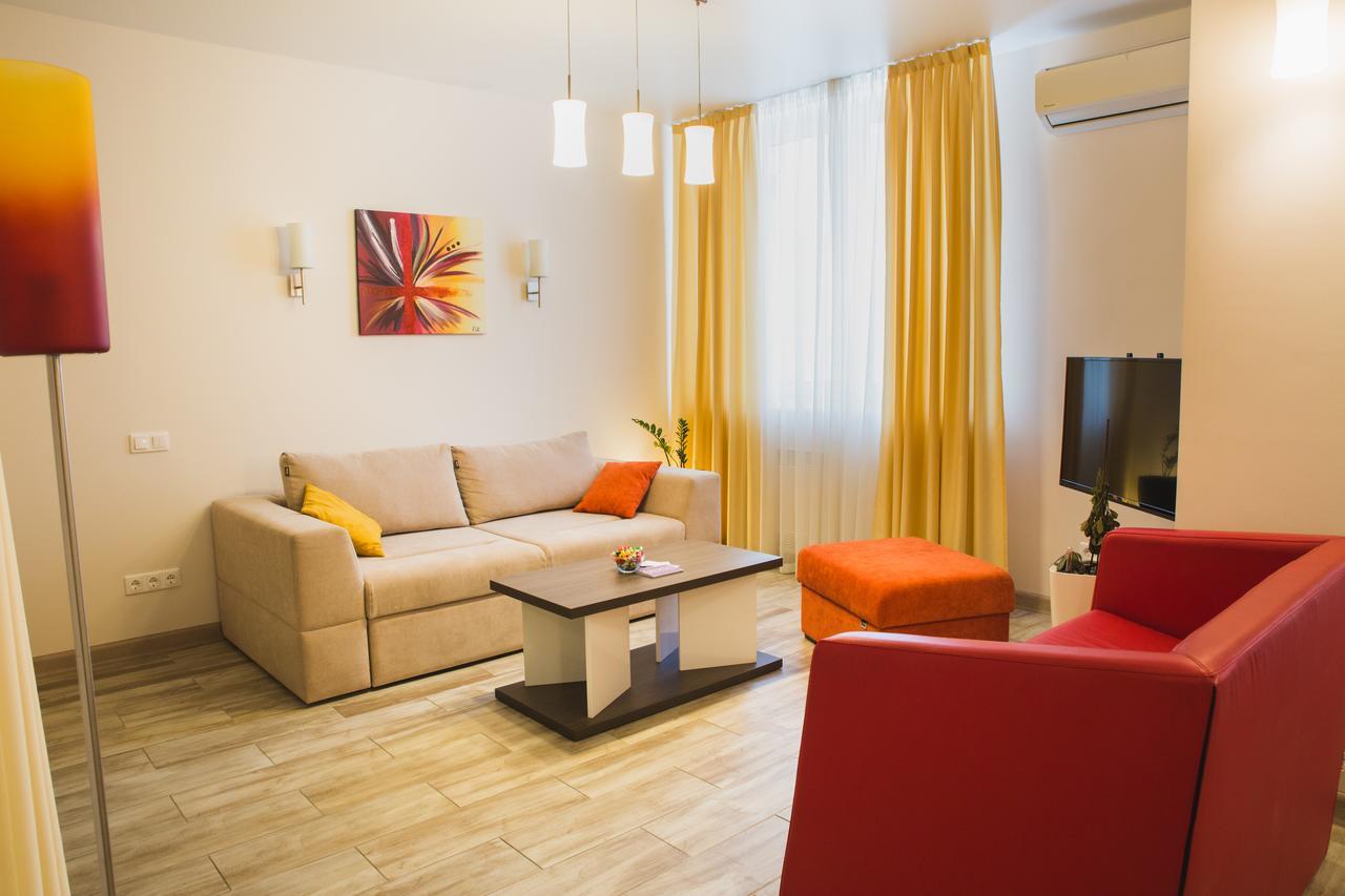 Apartments "Pleasure" Kyiv Exterior photo