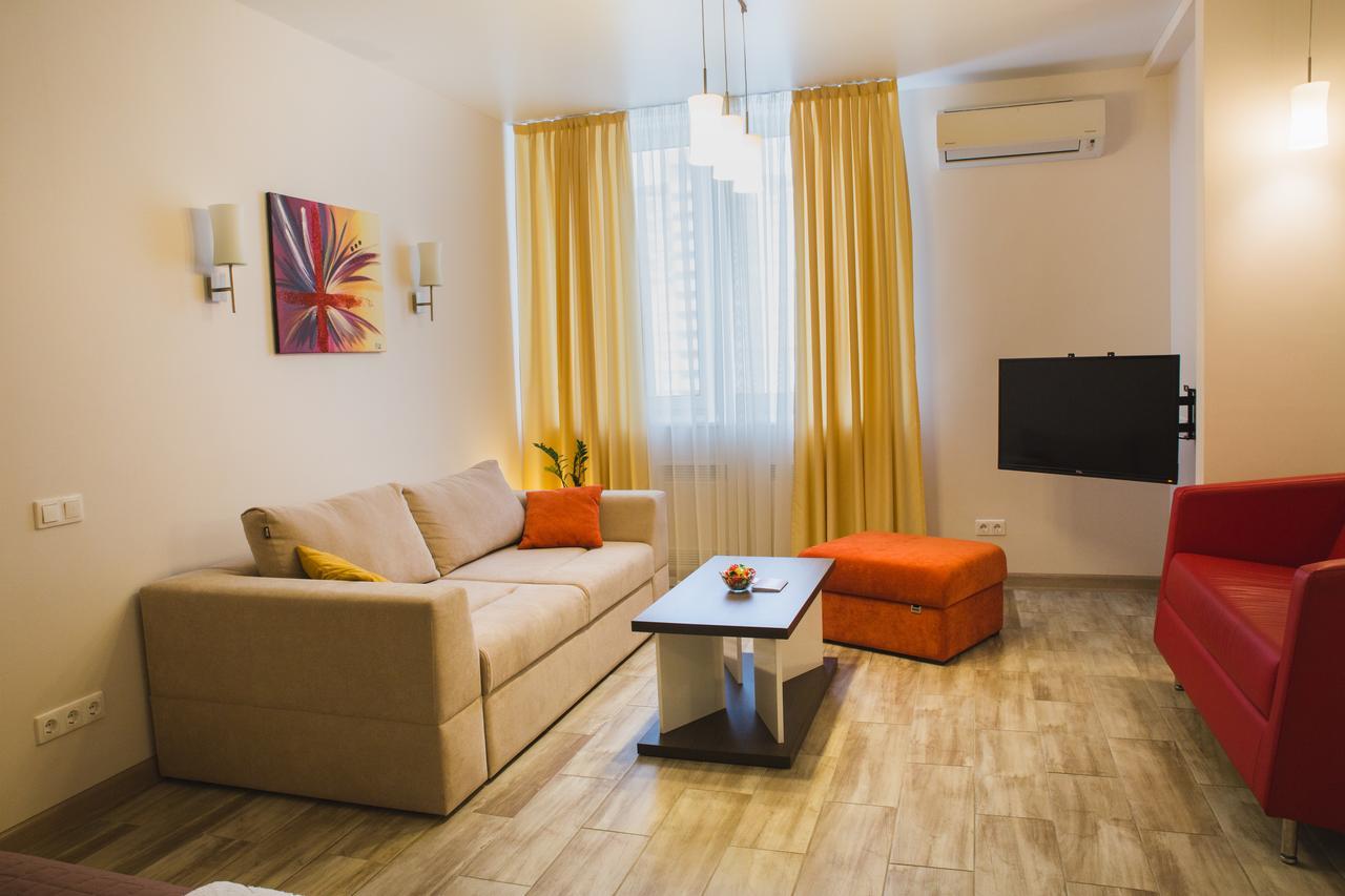 Apartments "Pleasure" Kyiv Exterior photo